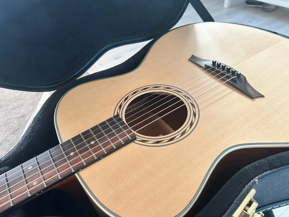 Guitar with hard case - Image 1