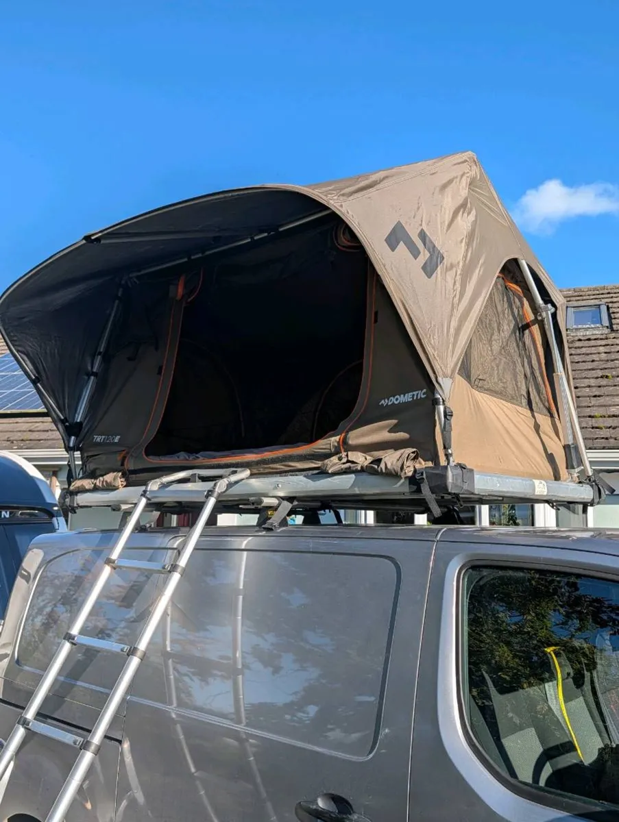 Electric Roof Tent - Dometic TRT120e - Image 1