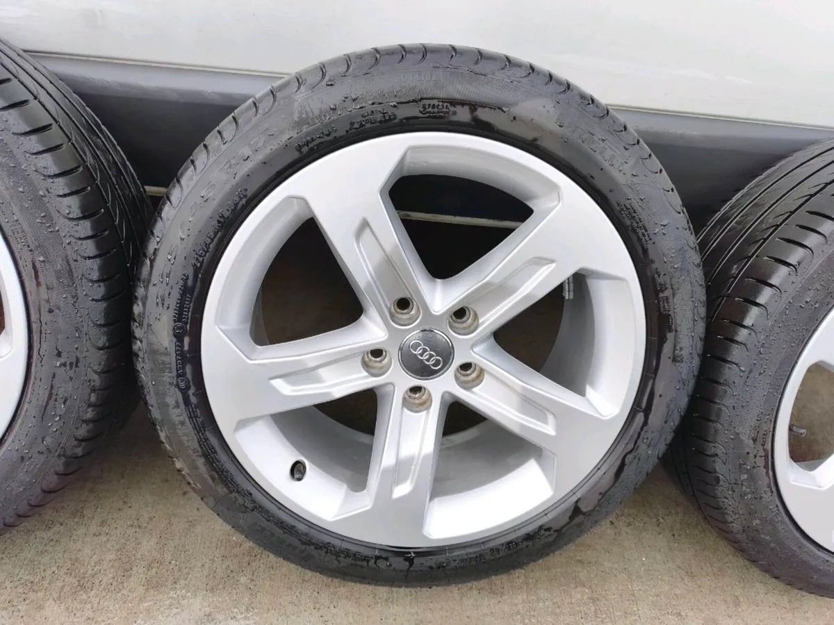 Audi alloys on Pirelli tyres like new - Image 4