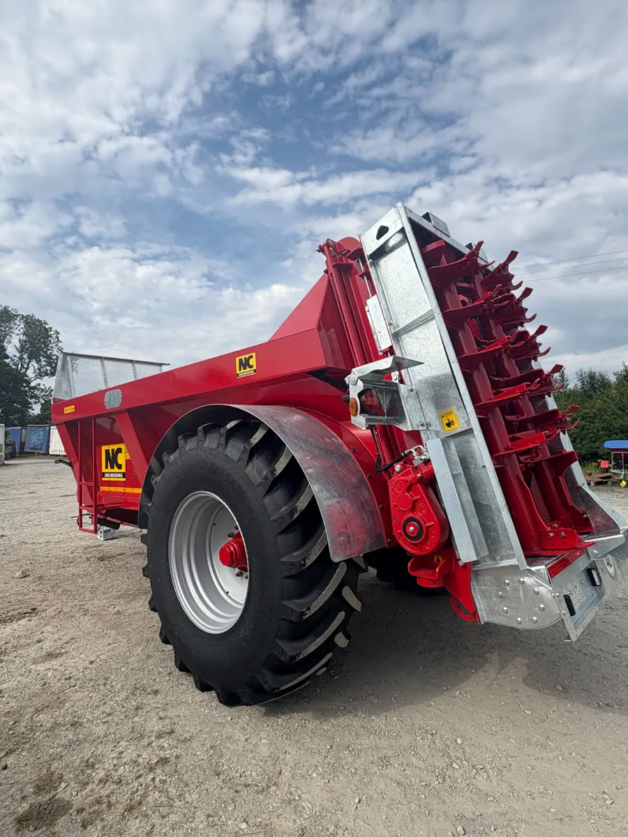 New NC Rear Discharge Muck Spreader 13 Cubic Meter - Image 3