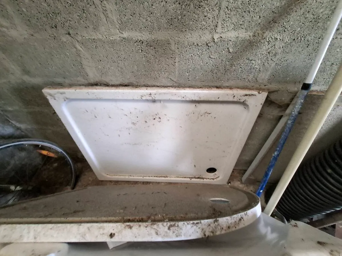 Shower trays - Image 1