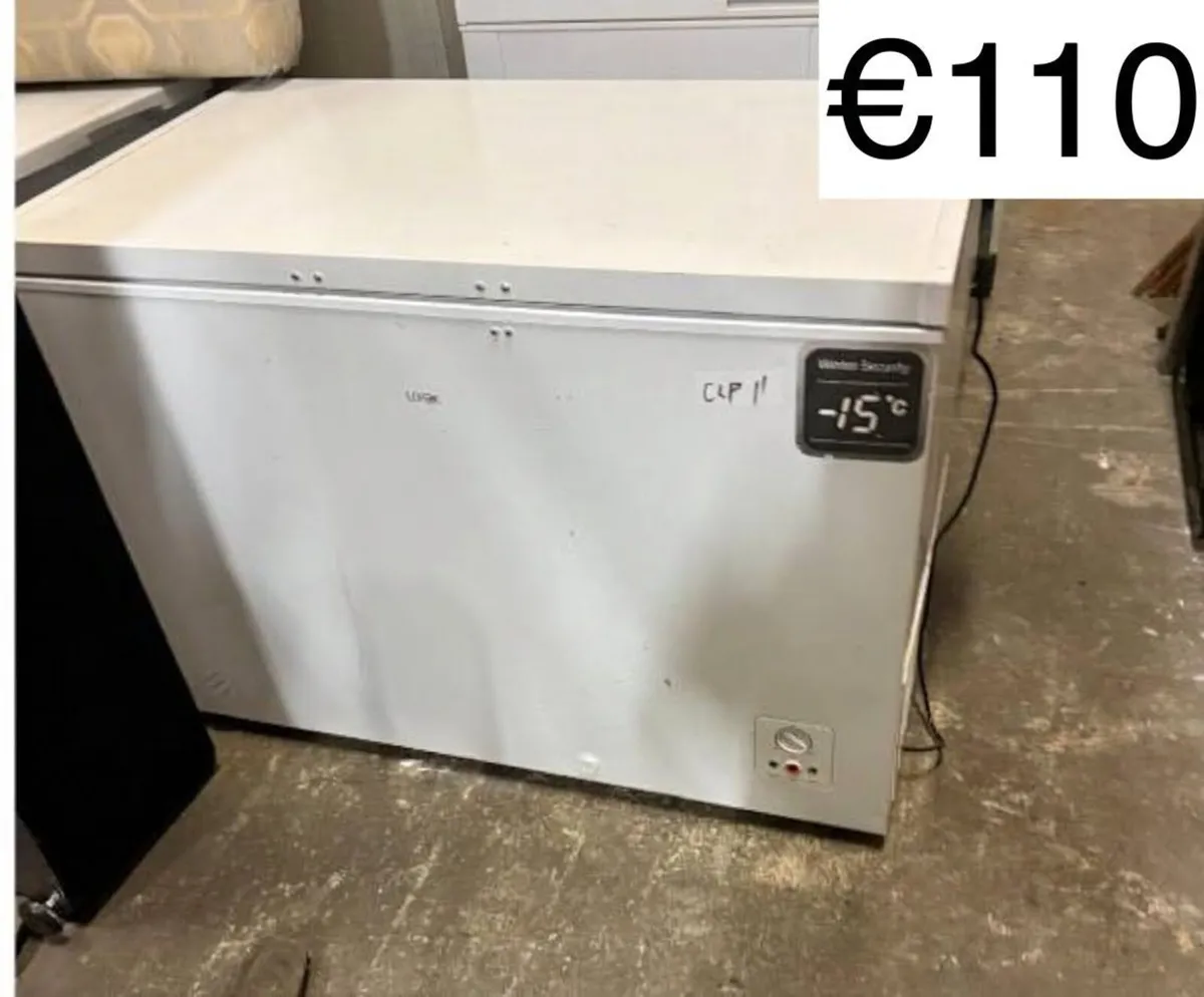 Logik freestanding chest freezer - €110
