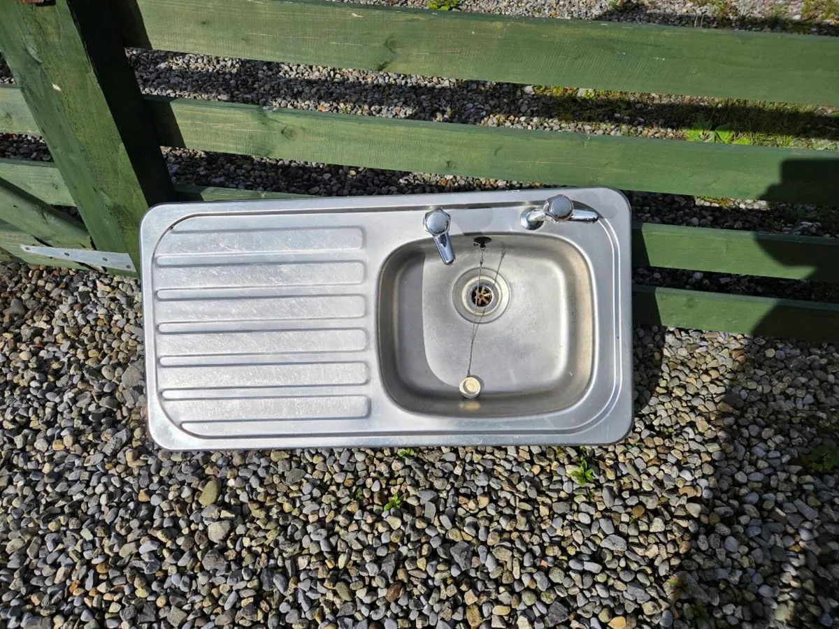 Kitchen sink - Image 1