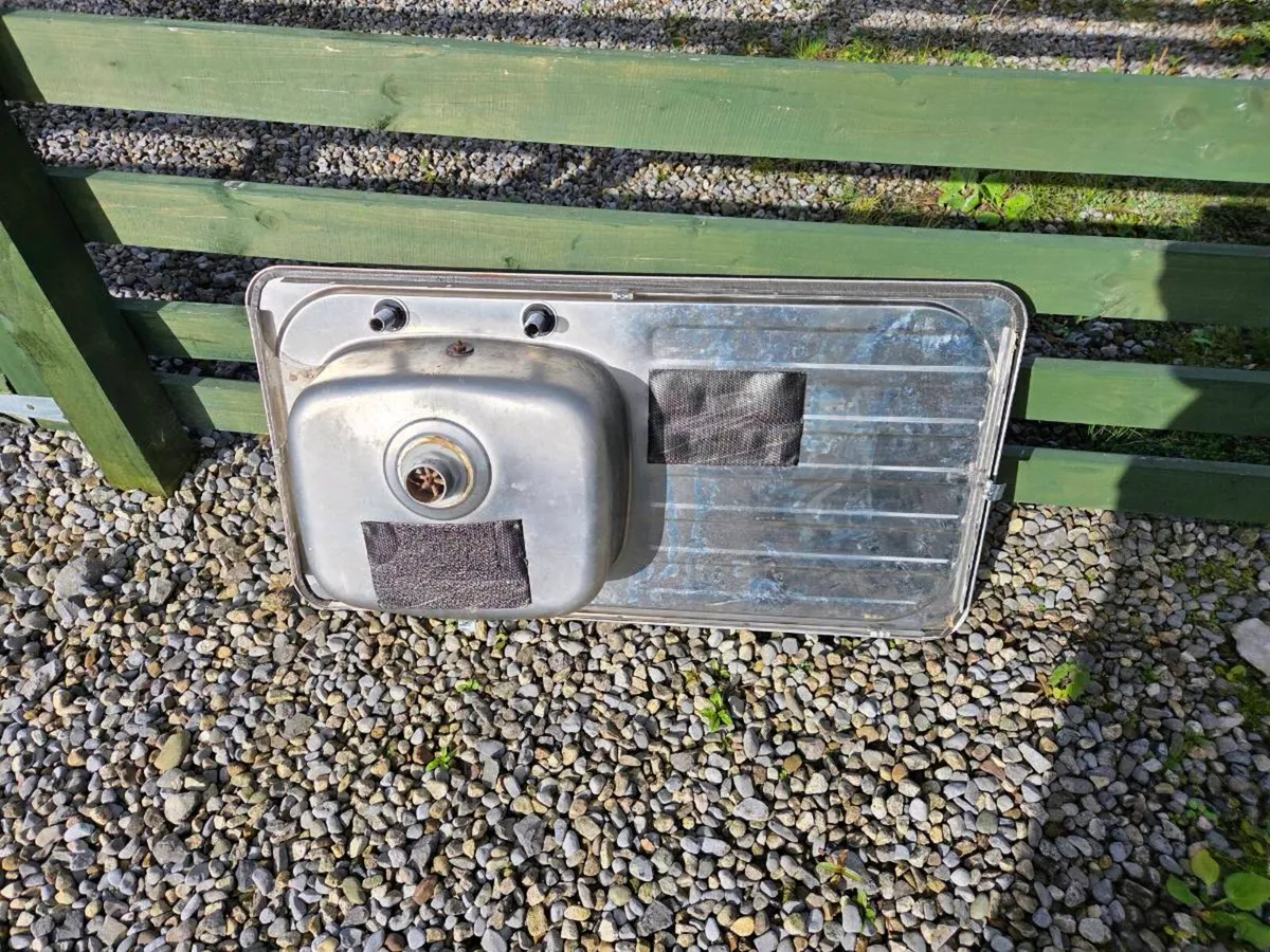 Kitchen sink - Image 2
