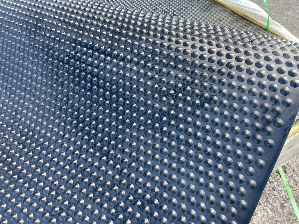 NEW Heavy-Duty Rubber Mat for Cows & Horses - Image 2