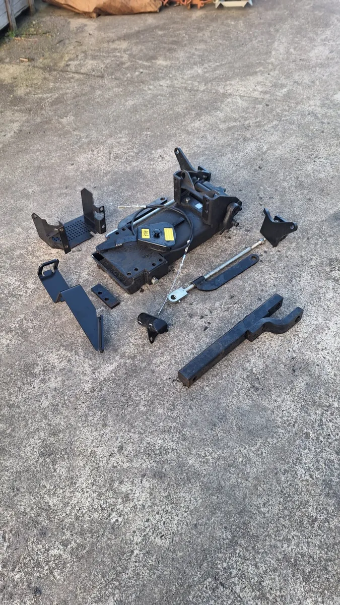 CBM Mouse Trap Hitch - Image 1