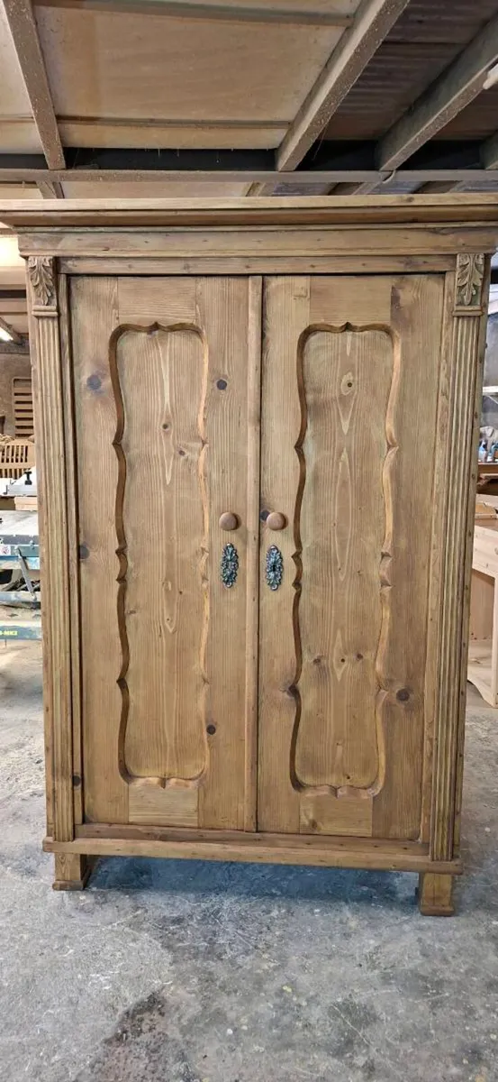 Vintage Dutch pine wardrobe - Image 3