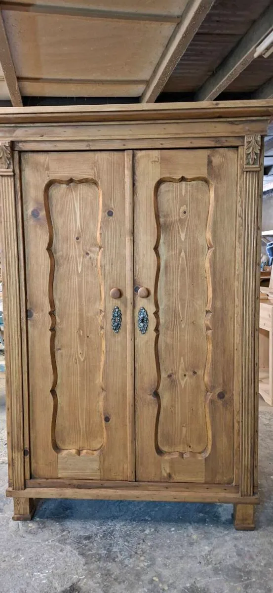 Vintage Dutch pine wardrobe - Image 4