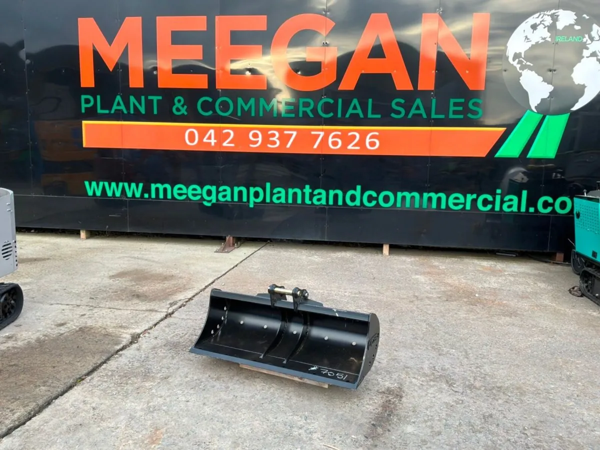 New / unused JCB mini digger grading 35mm bucket.. - Image 1