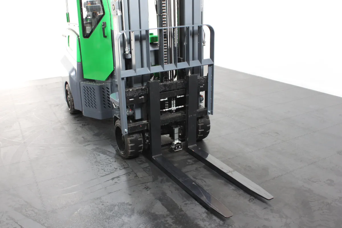 Mima mj20 Full Cab electric articulated forklift - Image 2