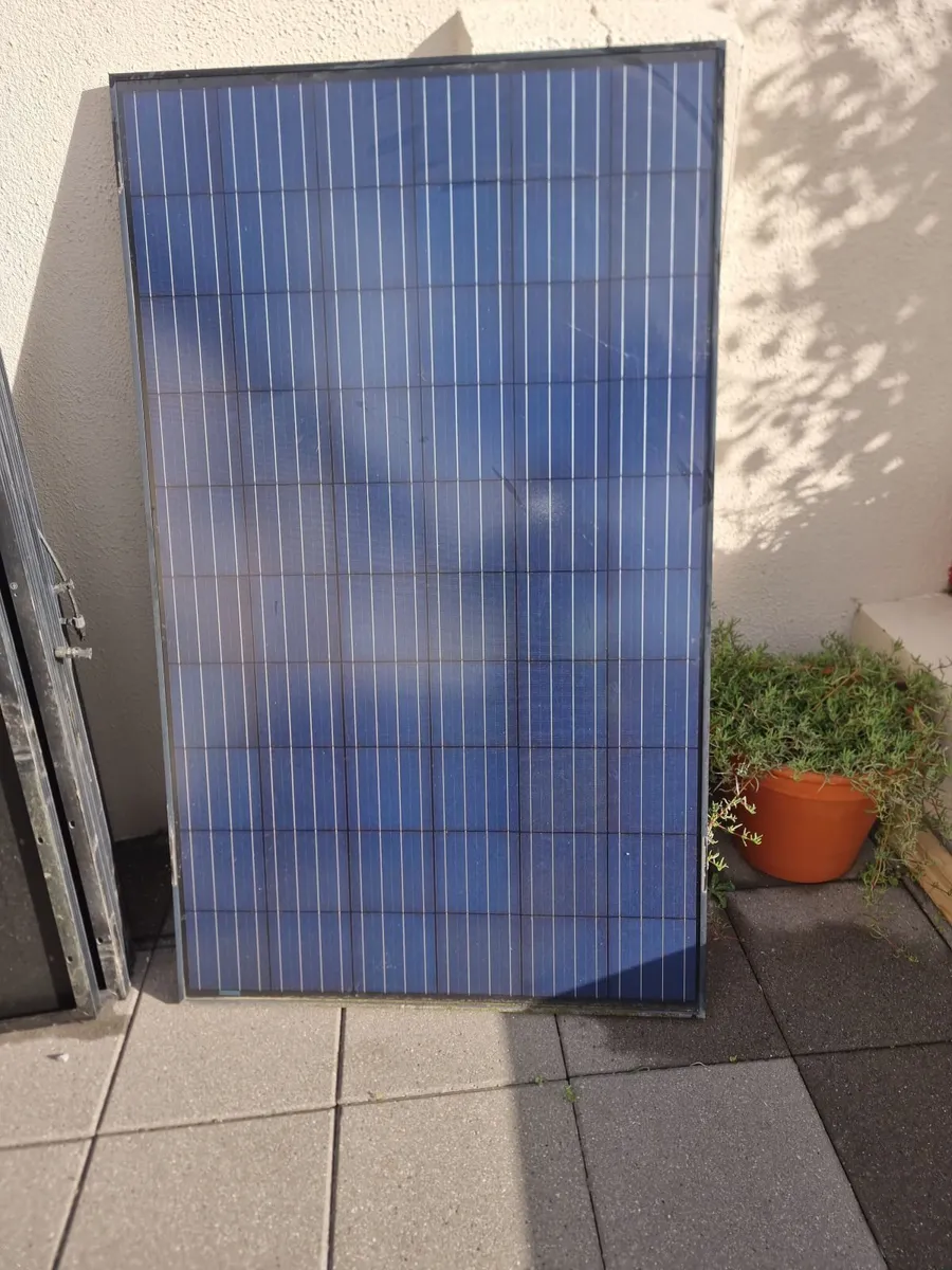 8 260watt solar panels - Image 1