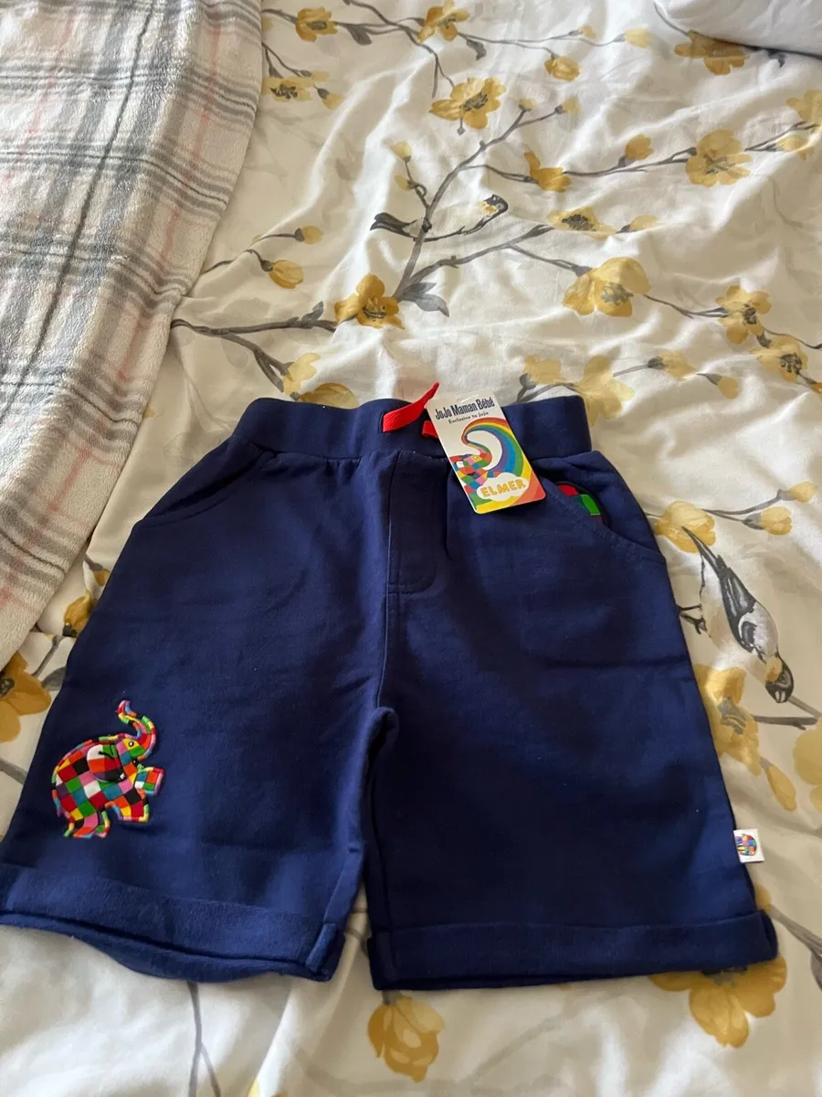 Boys BNWT shorts age 4/5 yrs €8 - Image 1