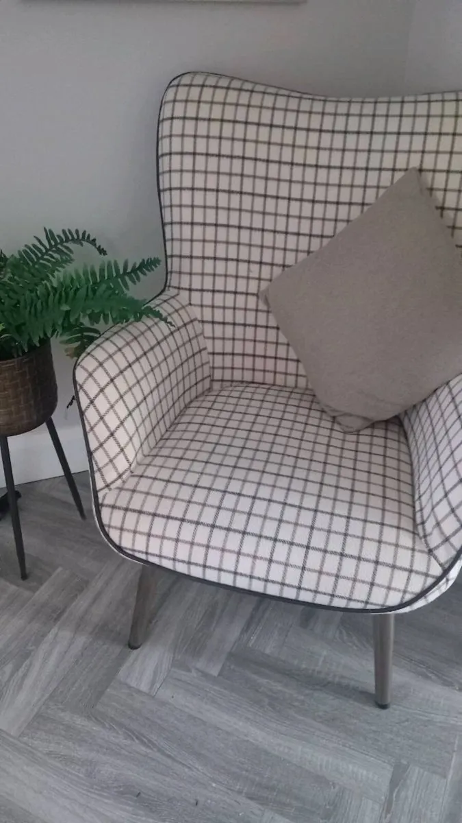 Armchair - Image 2