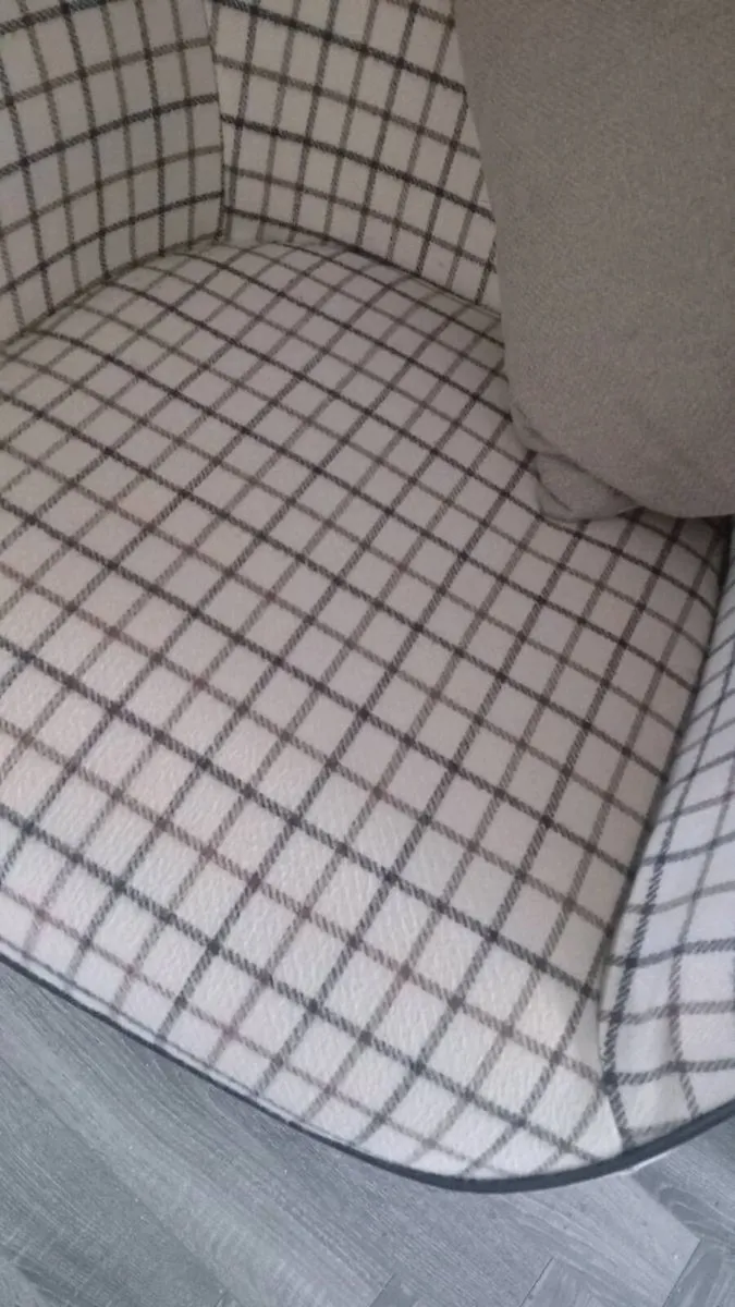 Armchair - Image 3