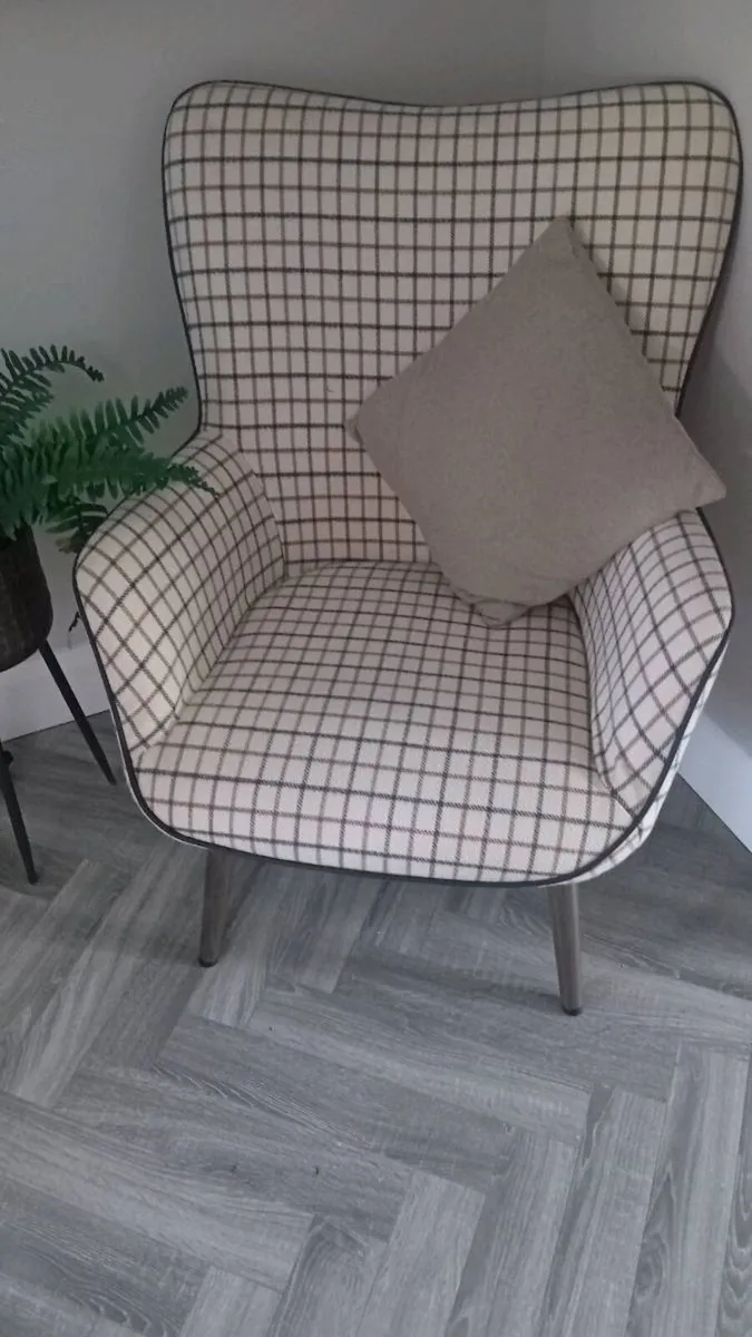 Armchair - Image 1