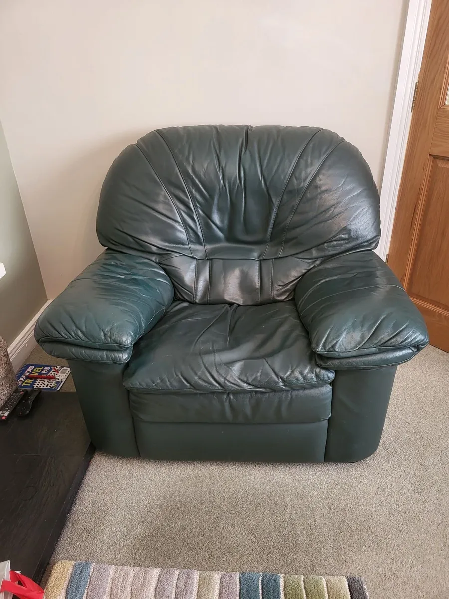 3 Piece Suite - Image 3
