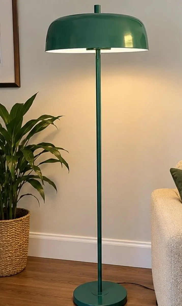 Stylish Green Floor Lamp – Retro Modern Design - Image 2