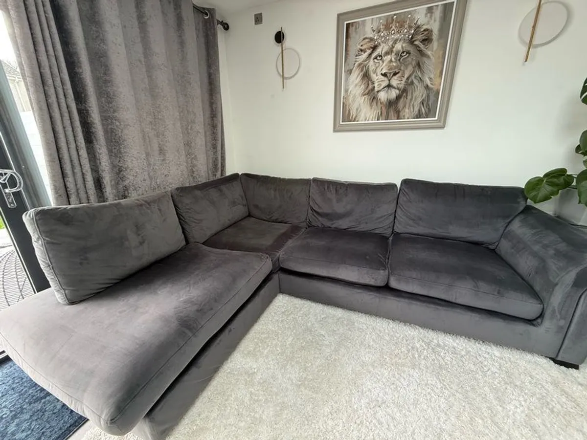 sofa - Image 1
