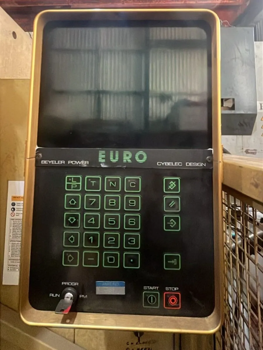 Edwards Pearson 65T/2050 SE CNC Press Brake - Image 2