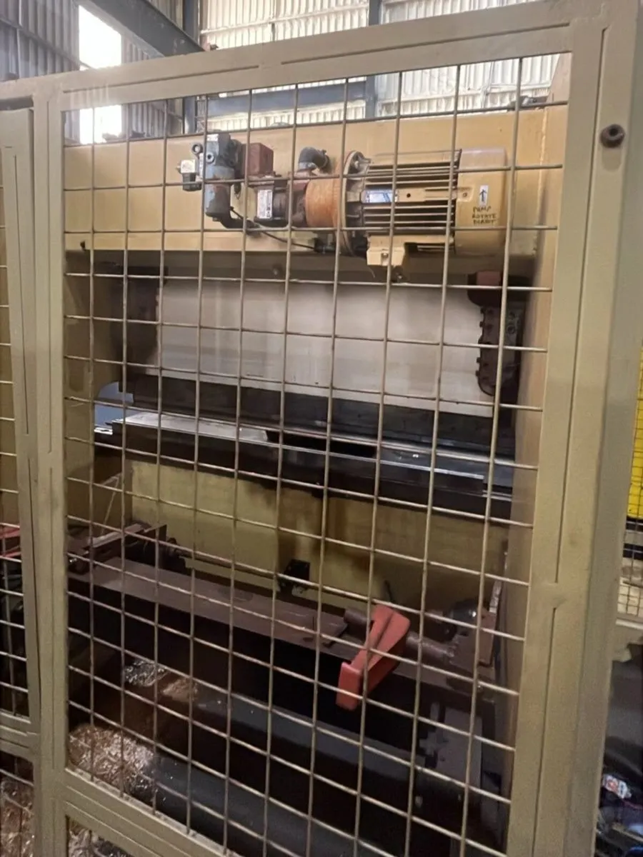 Edwards Pearson 65T/2050 SE CNC Press Brake - Image 3