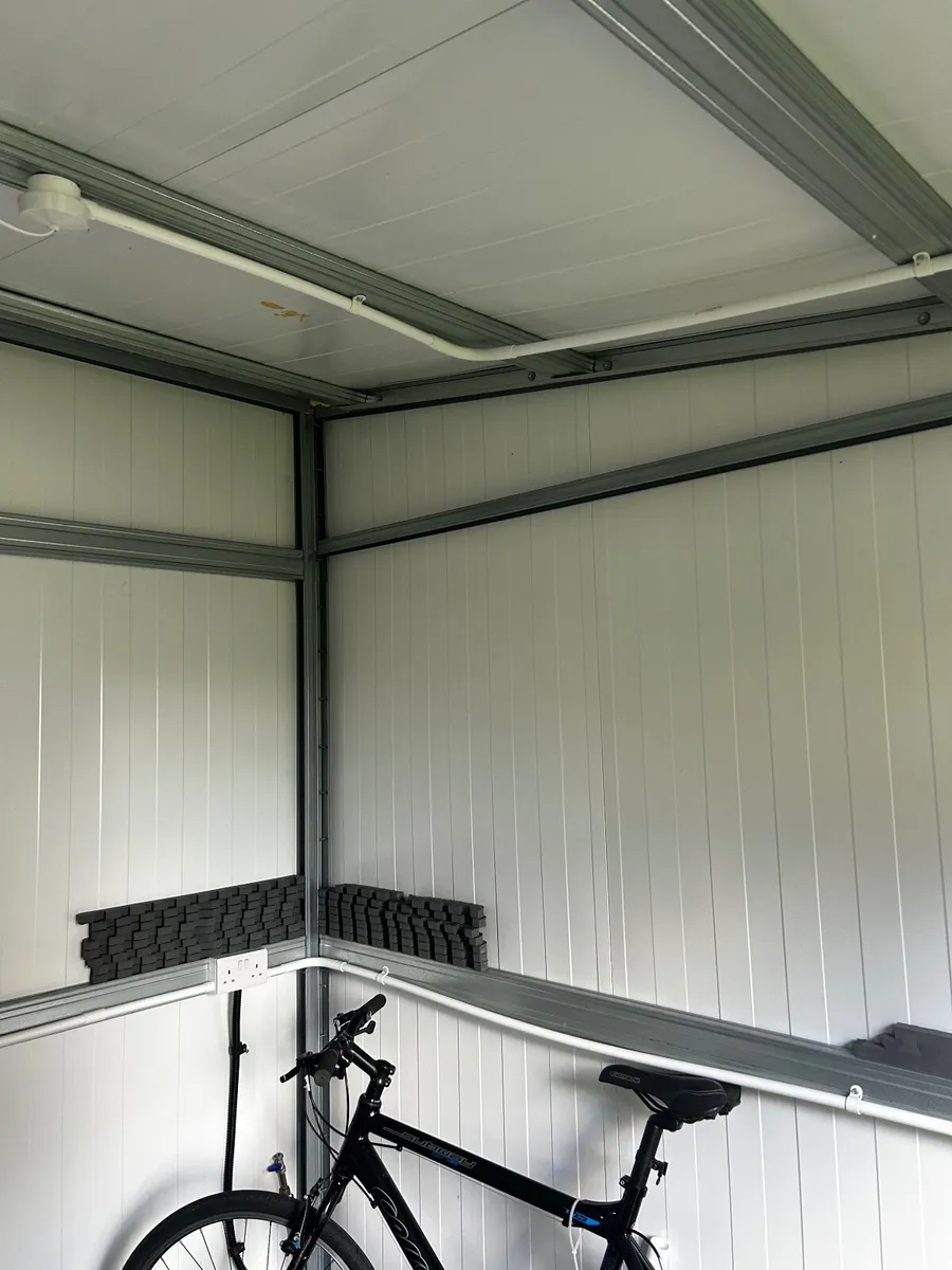 Metal Shed - Image 4