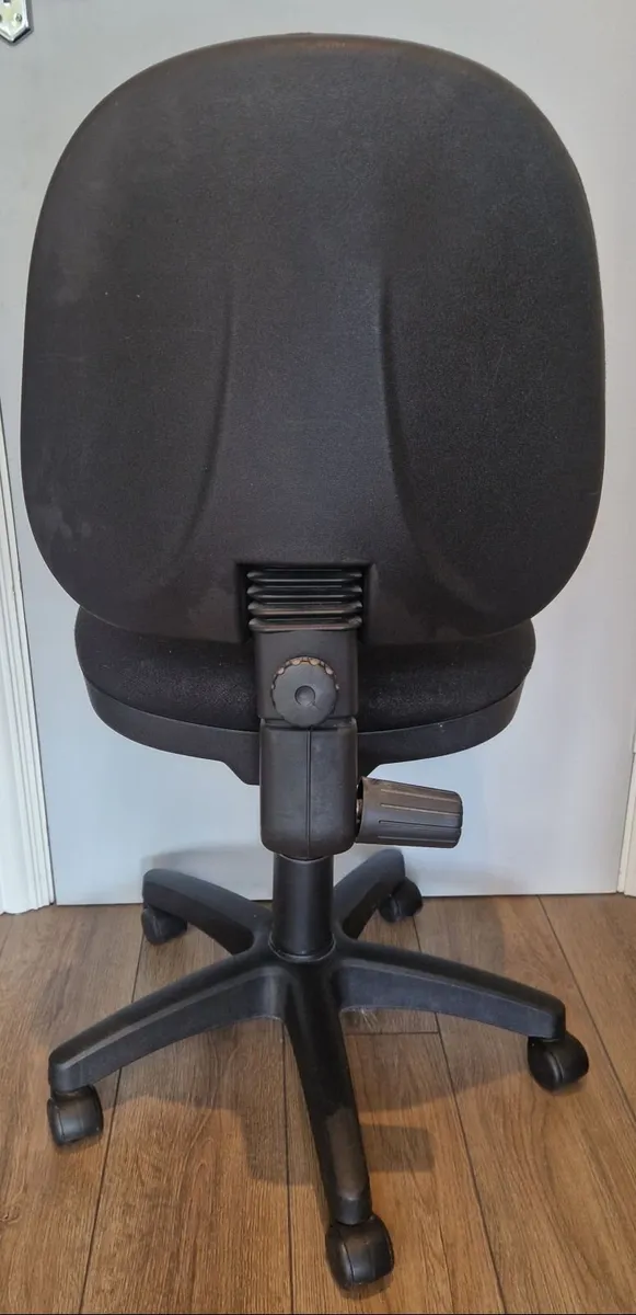 Rolling Adjustable Hight Desk Chair - Image 1