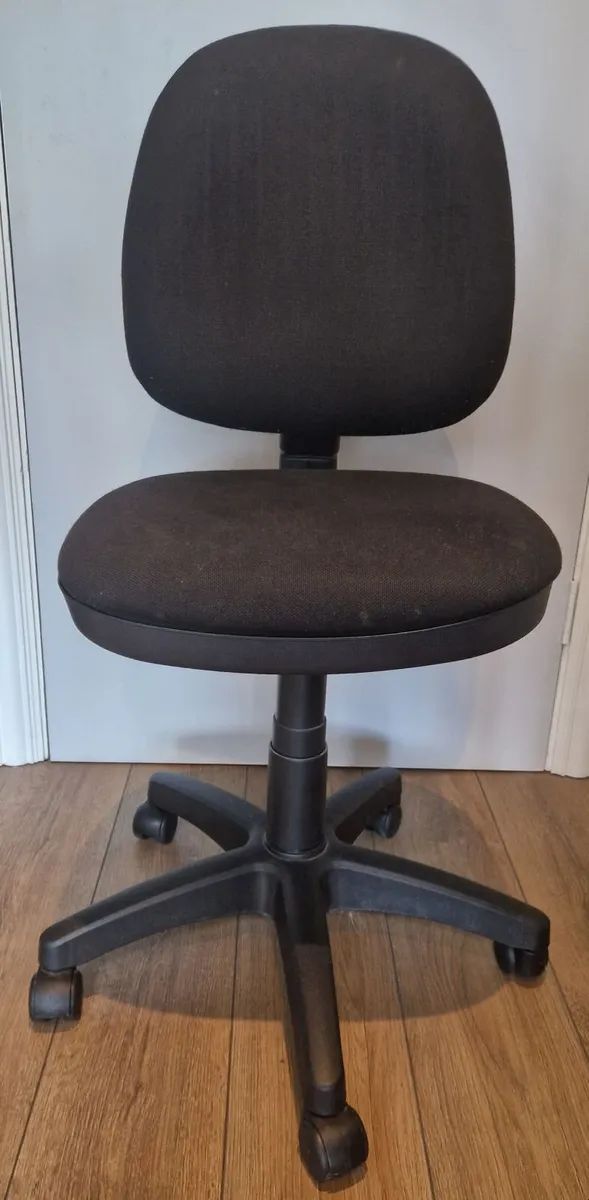 Rolling Adjustable Hight Desk Chair - Image 2