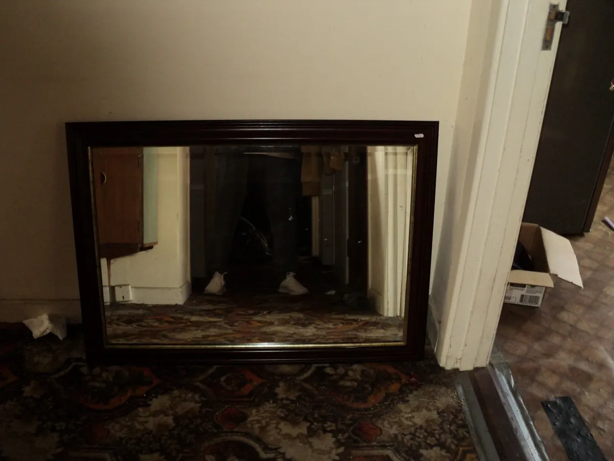 Large bevilled glass mirror . - Image 3