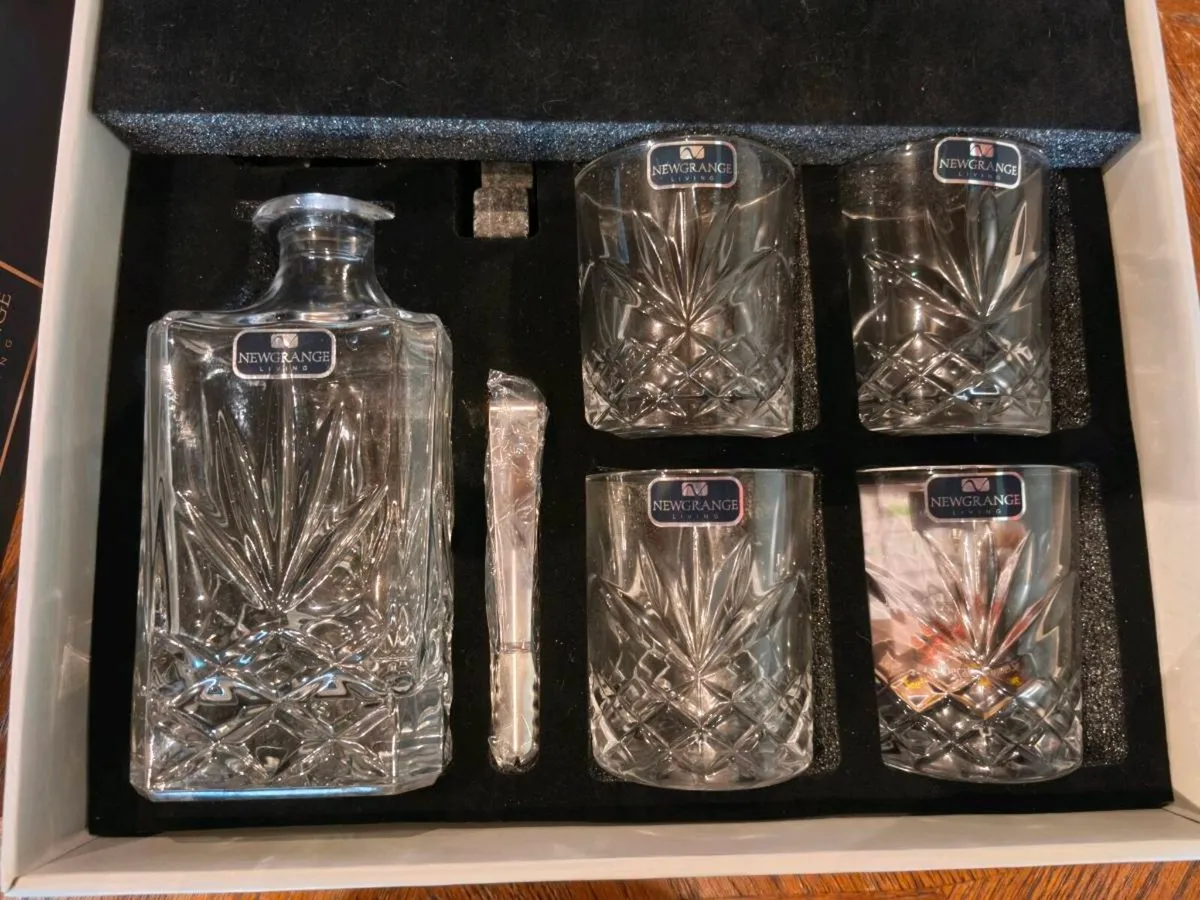 Whiskey Decanter and Stones set - Image 2