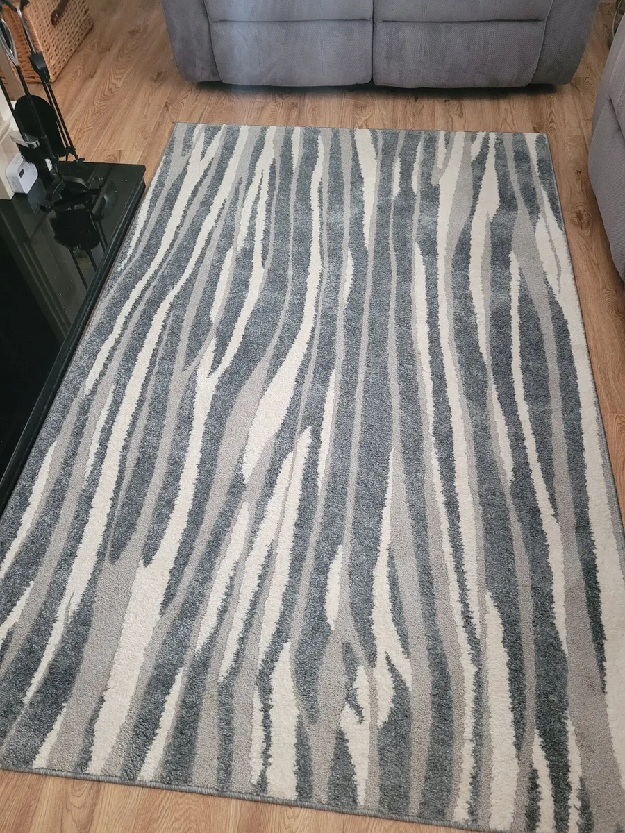Grey and cream rug - Image 1