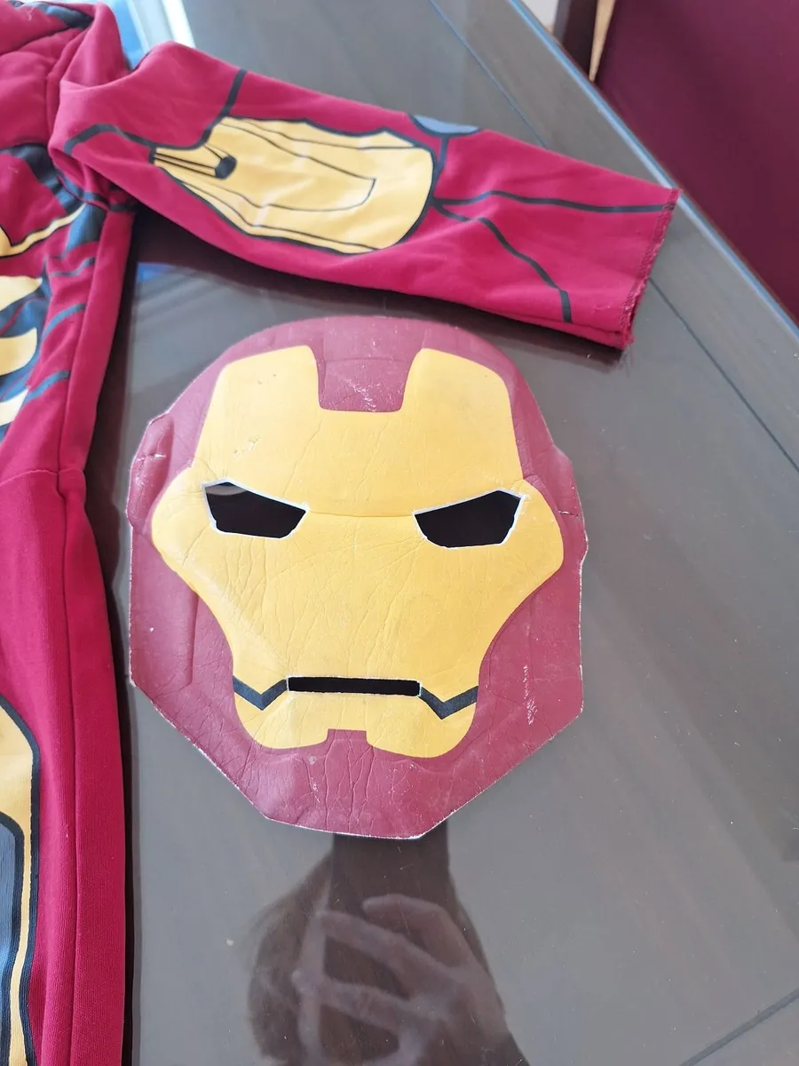 Iron man costume & mask 5-6 yr - Image 4