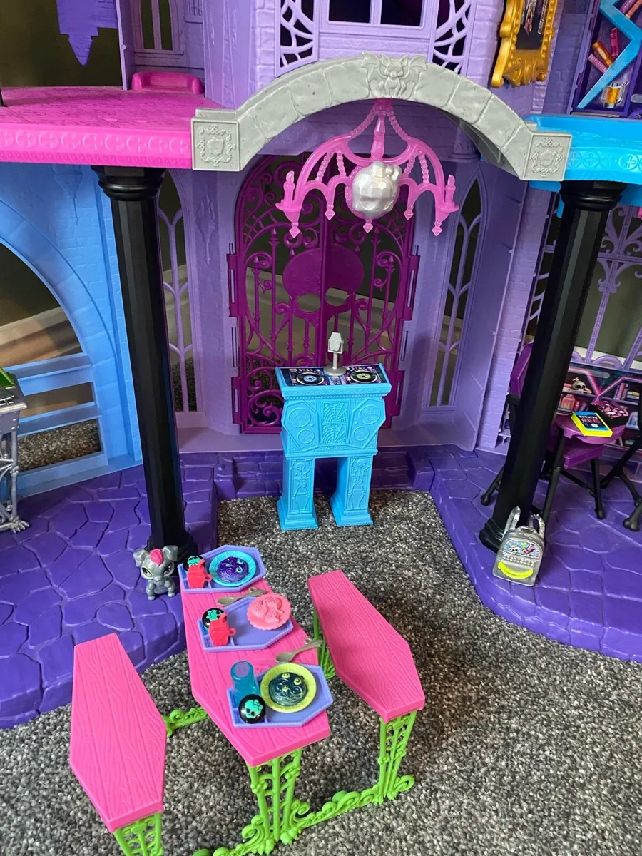 Monster High Haunted High School - Image 4