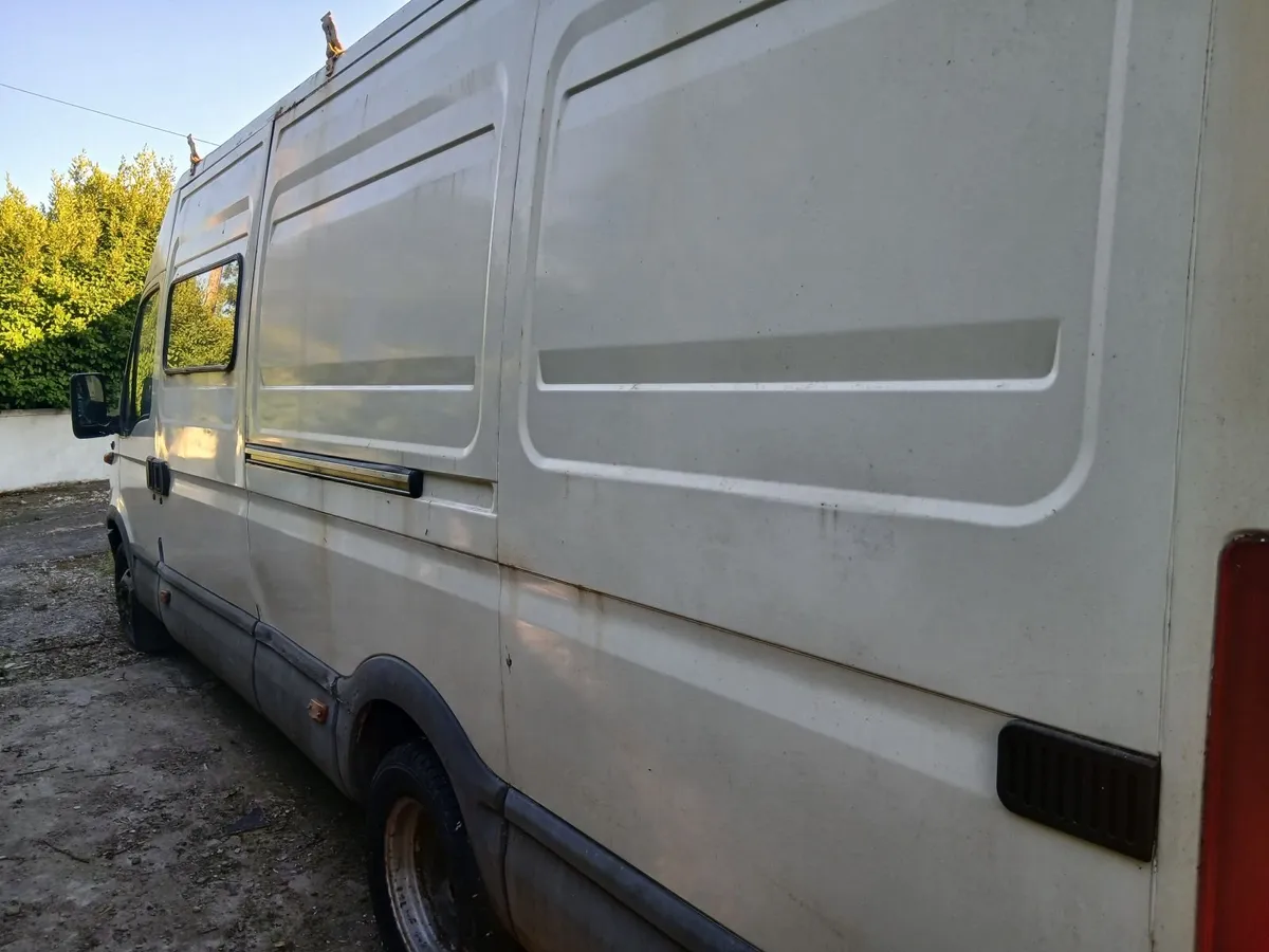 Camper - Image 2
