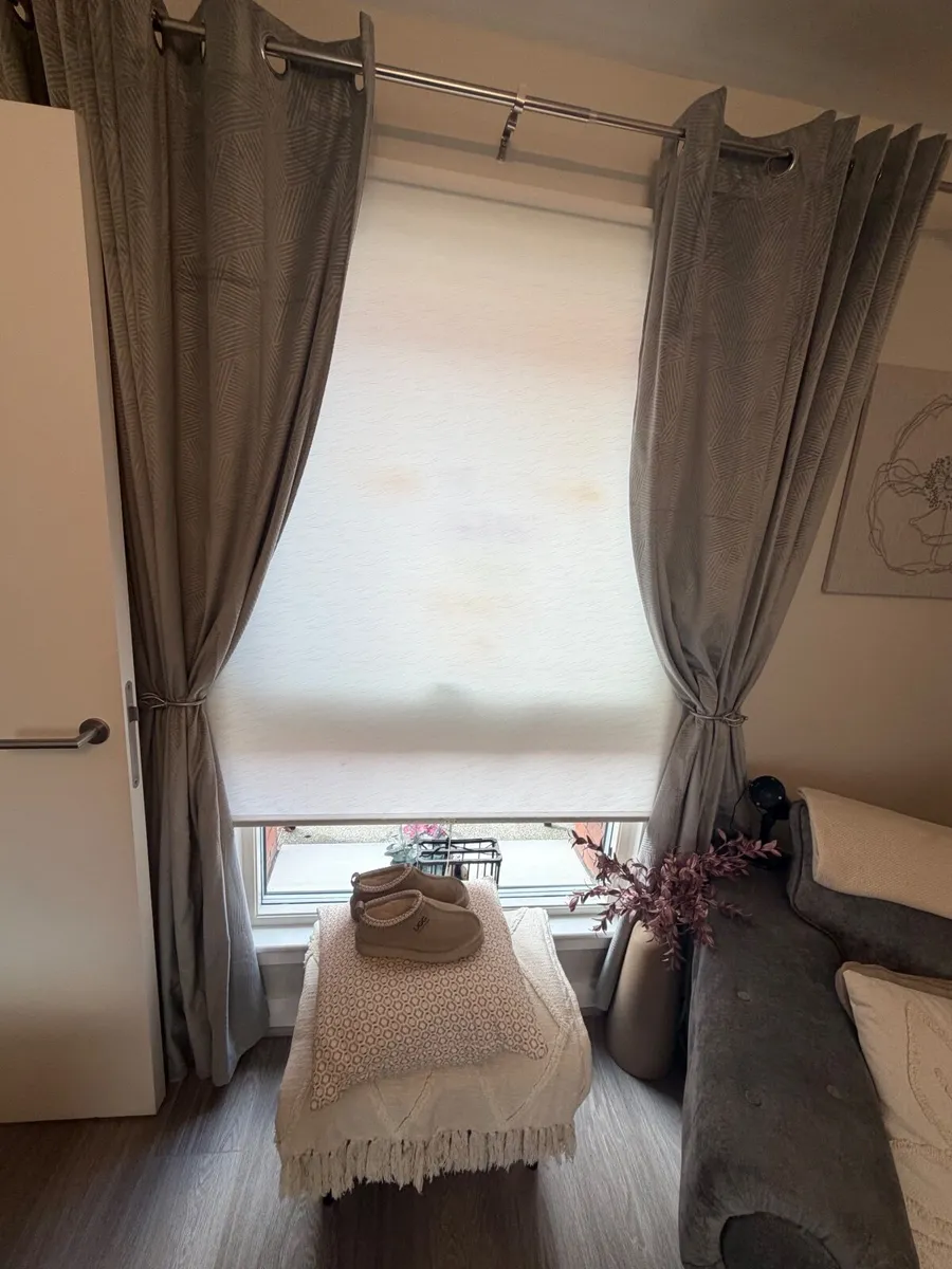 Curtains - Image 4