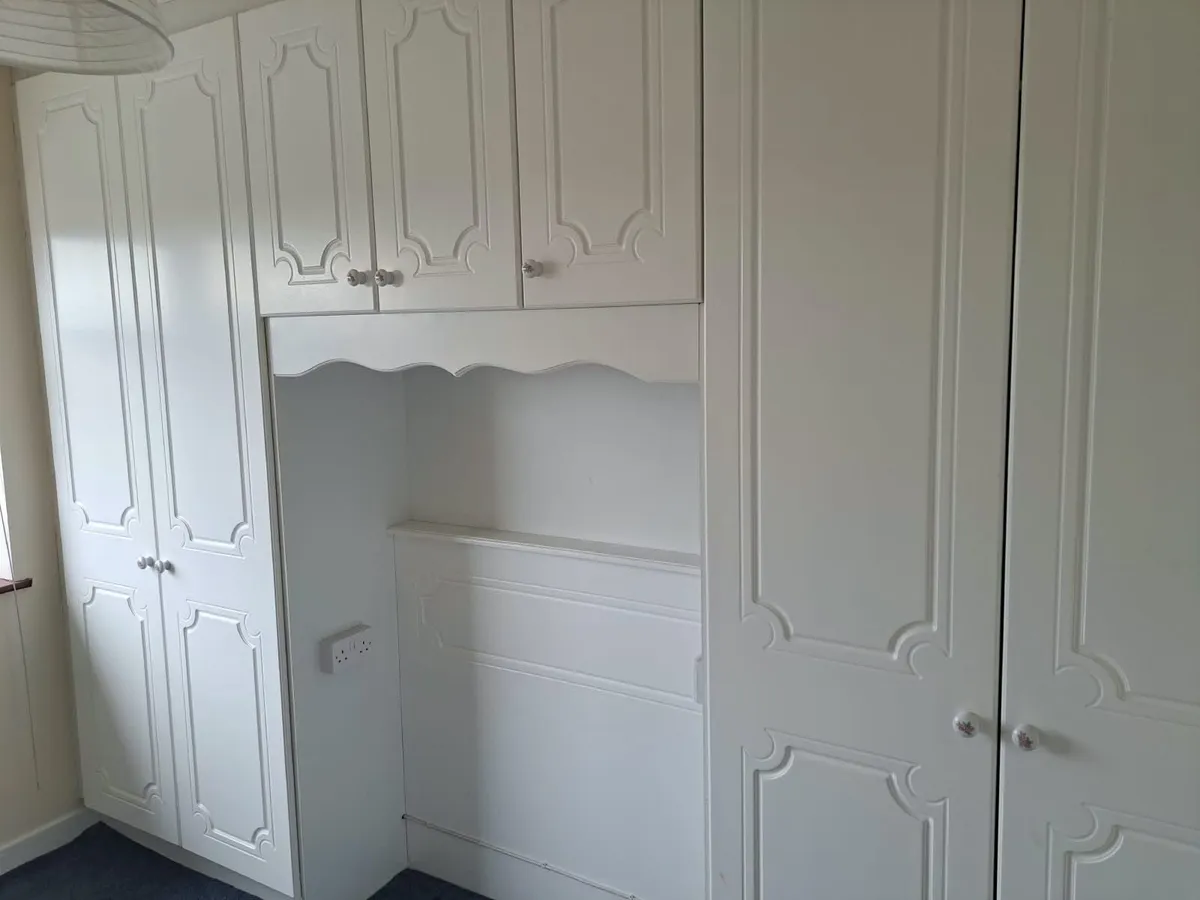 Built-in wardrobe - Image 1