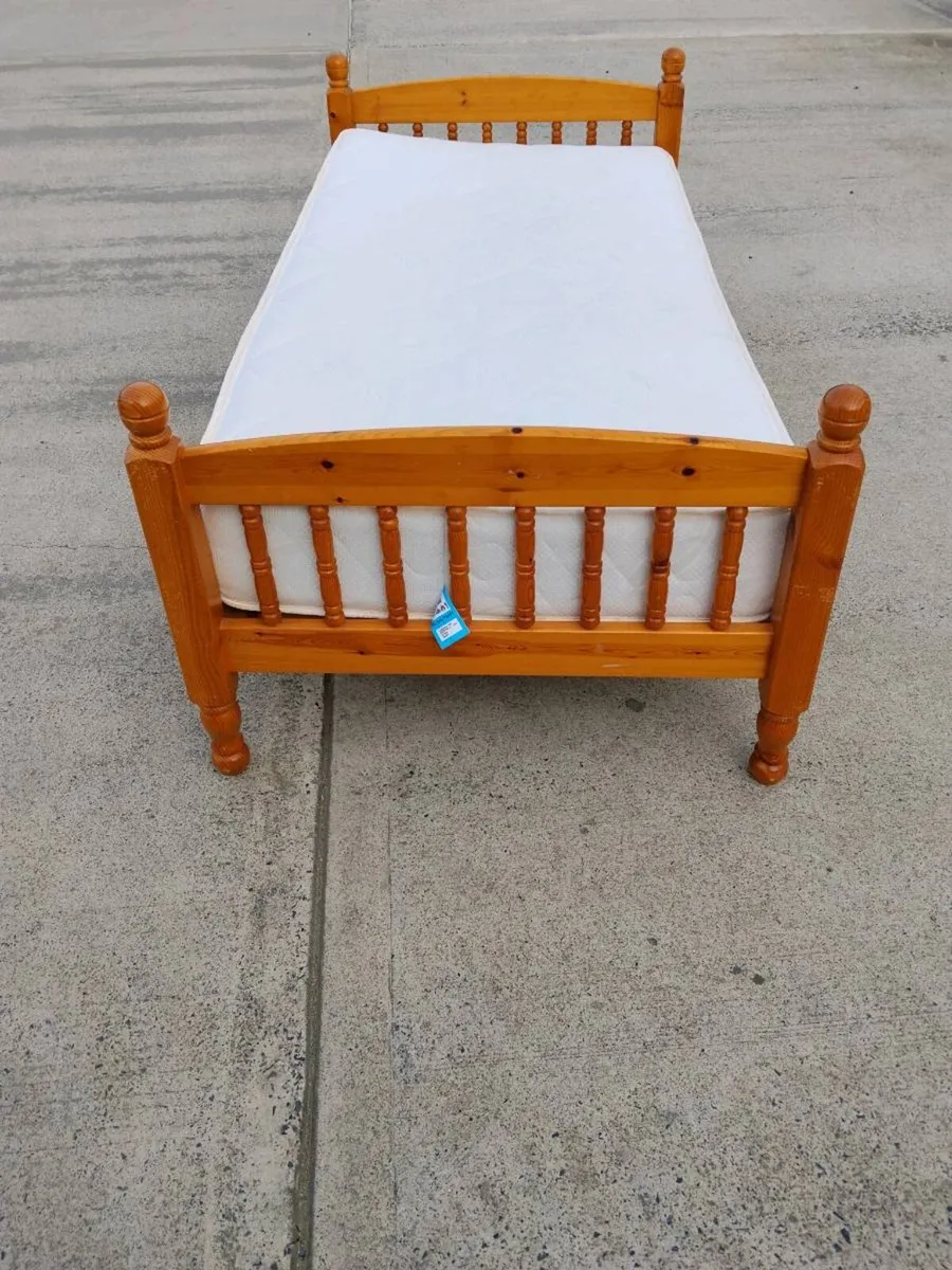 Two single beds - Image 1