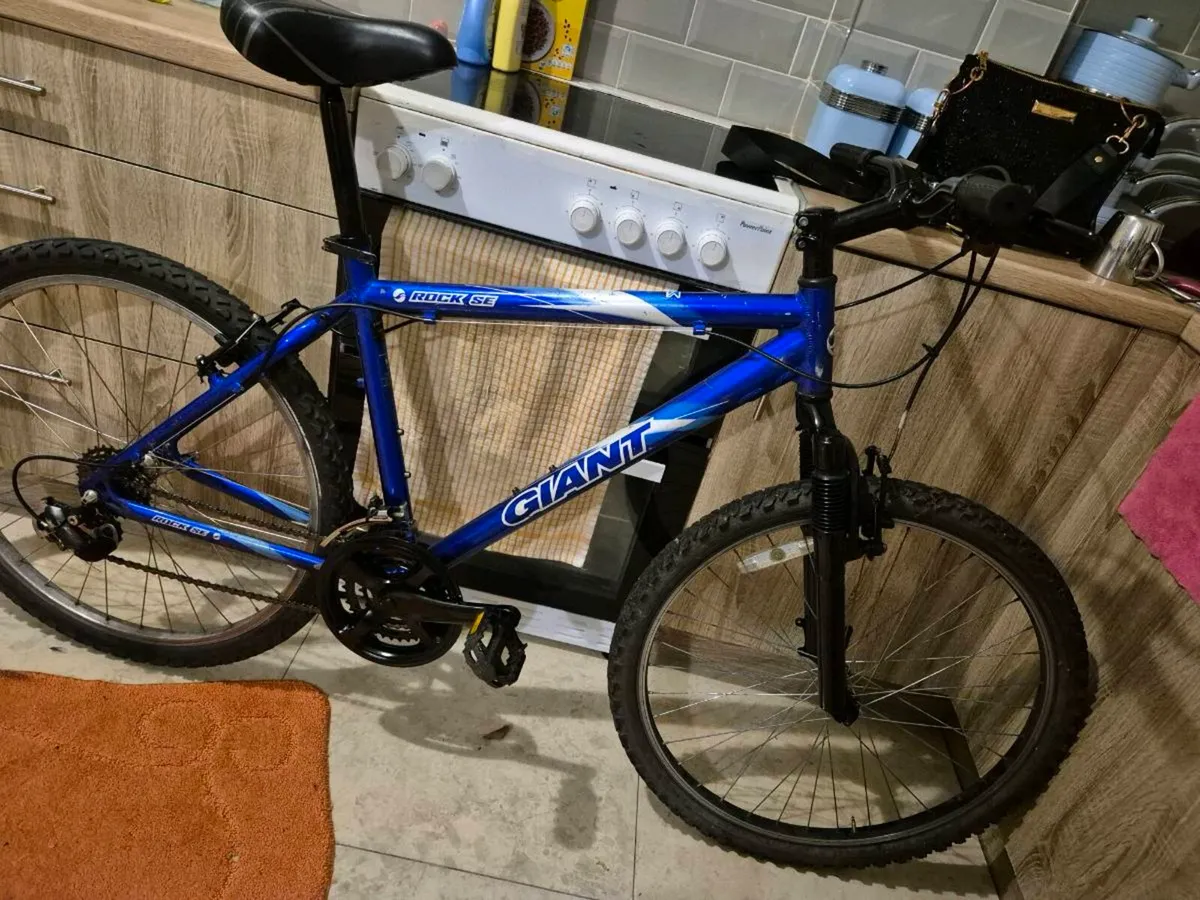 ADULTS BLUE GIANT ROCK 18” FRAME BIKE BRAKES AND G - Image 1