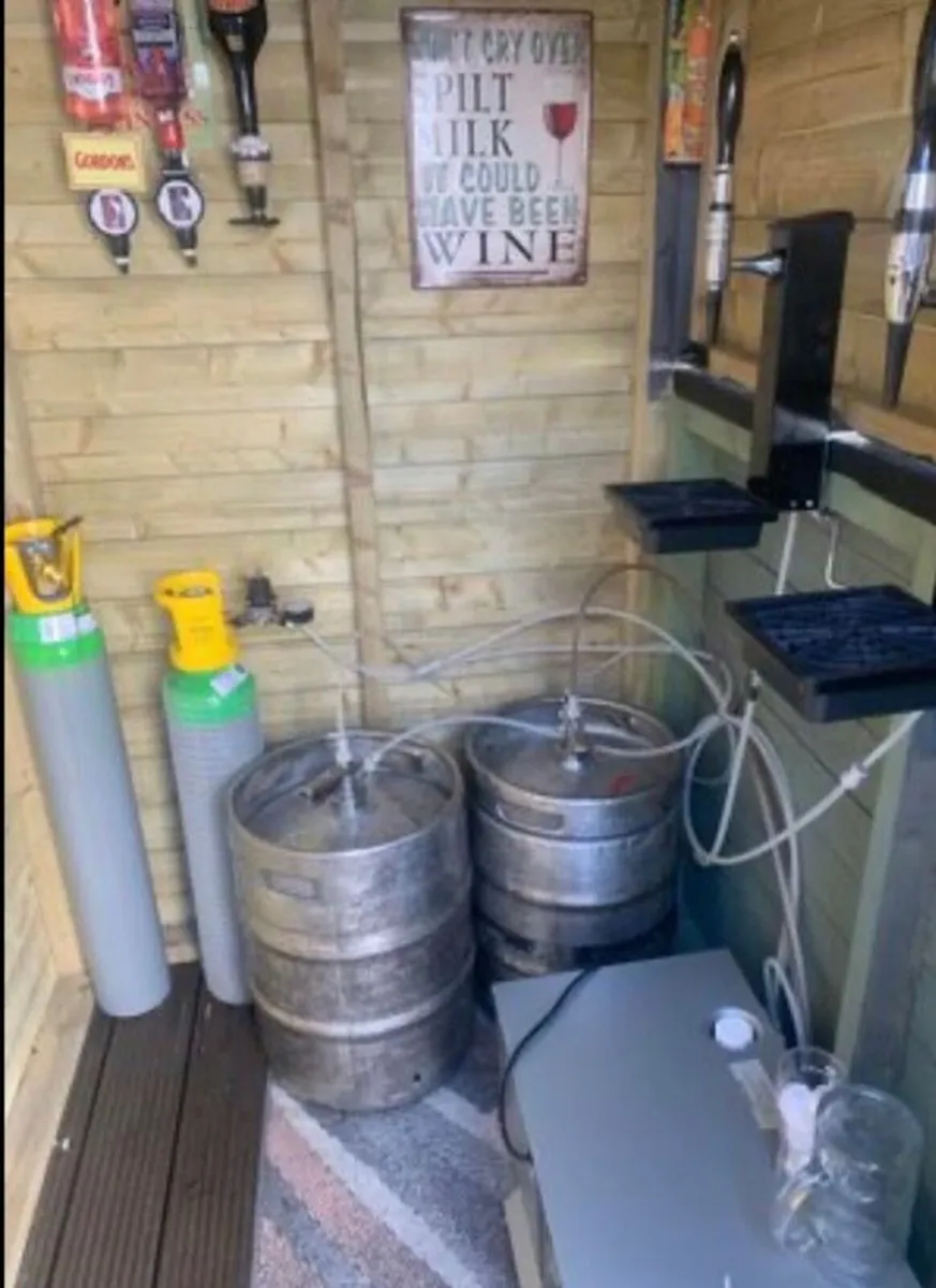 Bar Contents - Image 1