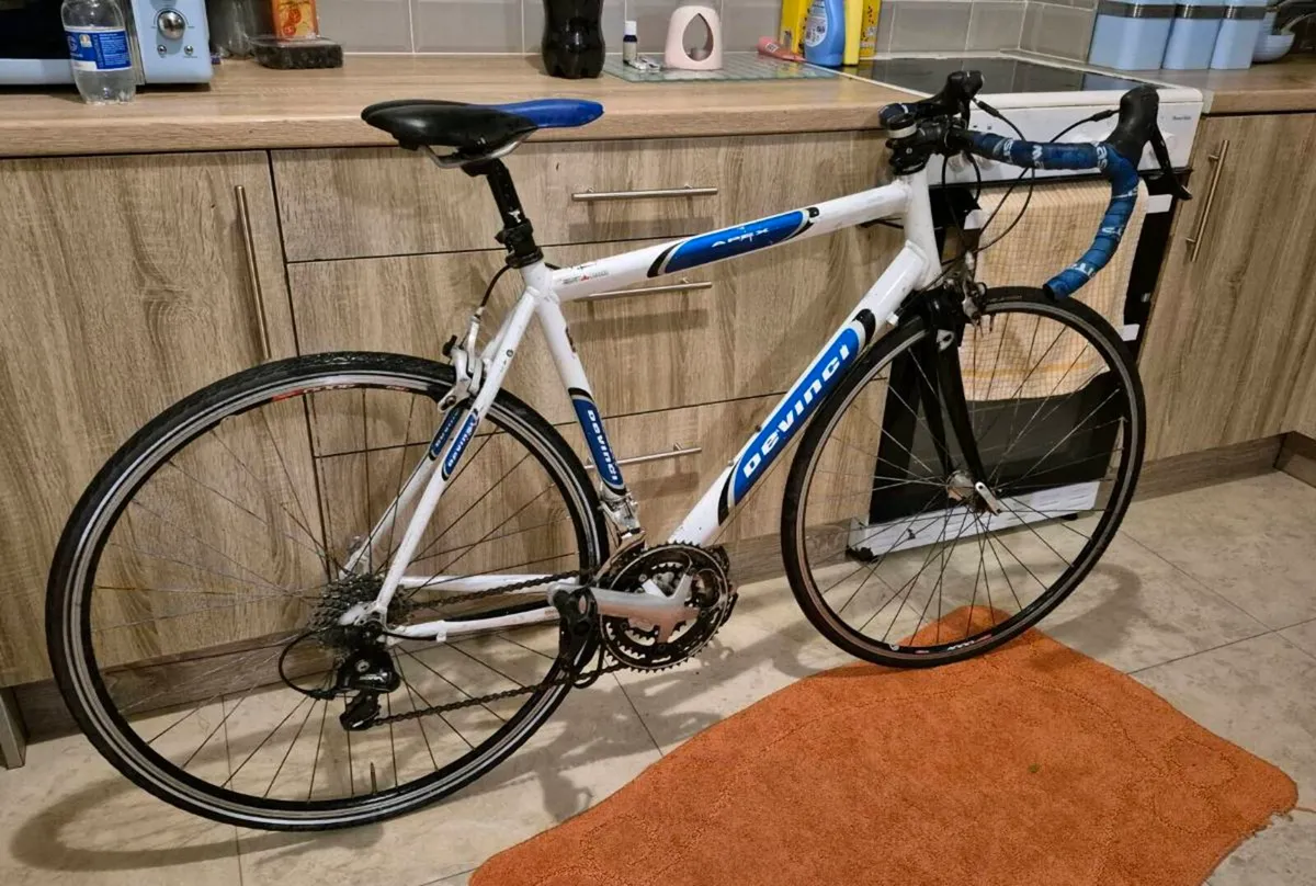 ADULTSD DEVICE APEX ROAD BIKE. ALUMINUM FRAME. SHI - Image 1