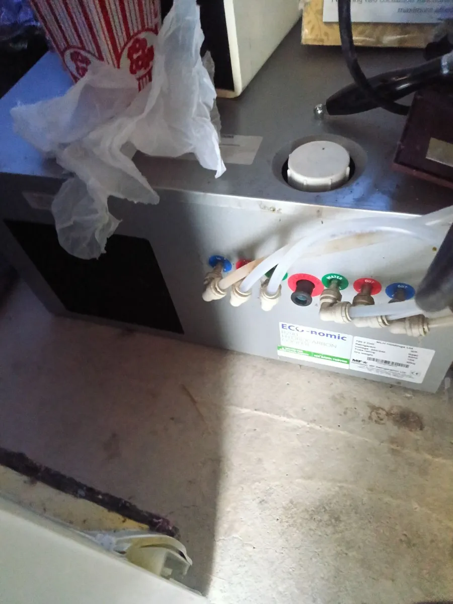 Bar Contents - Image 2