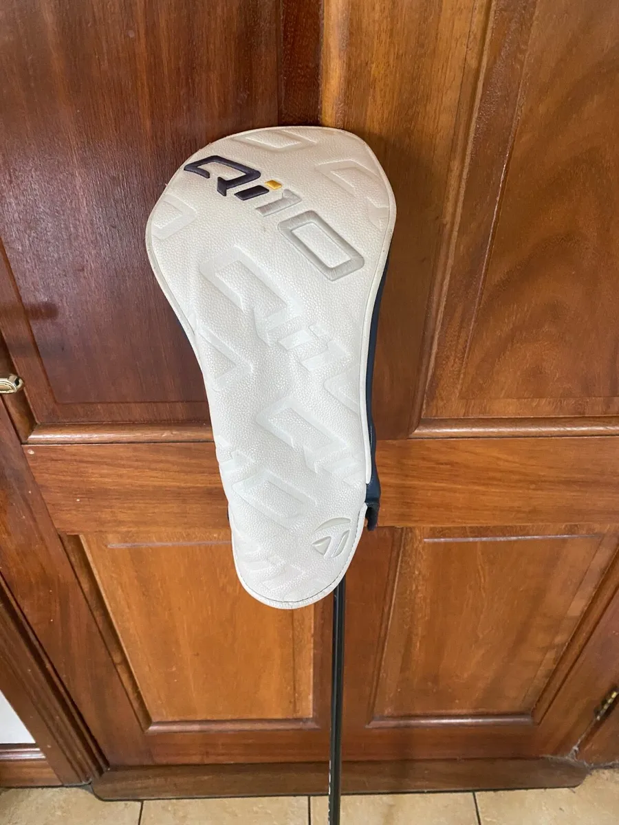 Taylormade Qi 10 Driver 10.5 Regular Flex - Image 1