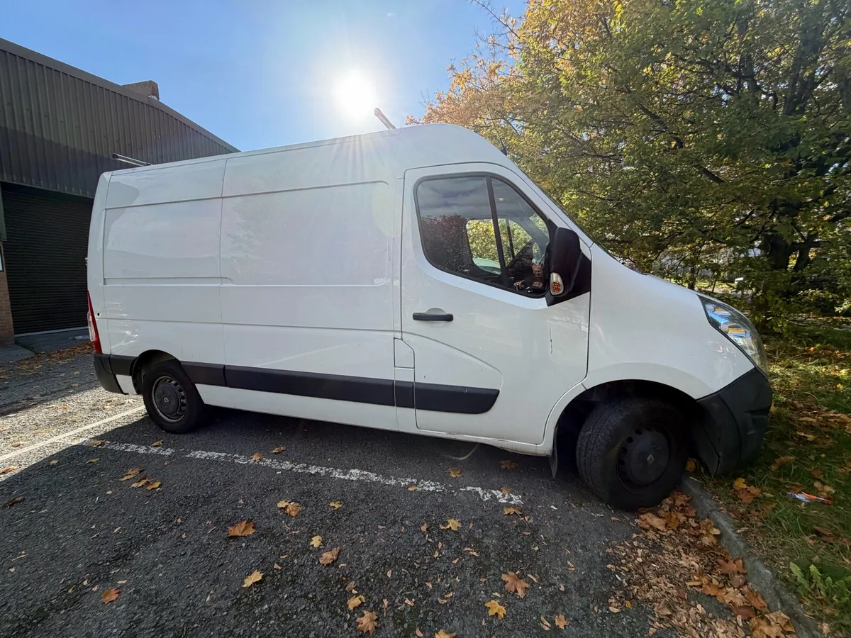 Renault Master Van – One Owner, New CVRT - Image 3