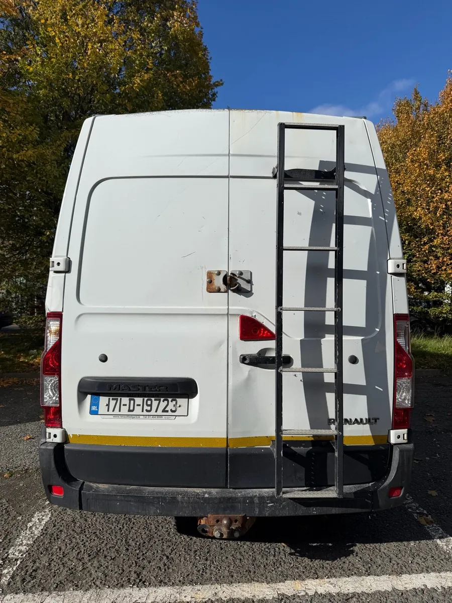 Renault Master Van – One Owner, New CVRT - Image 4