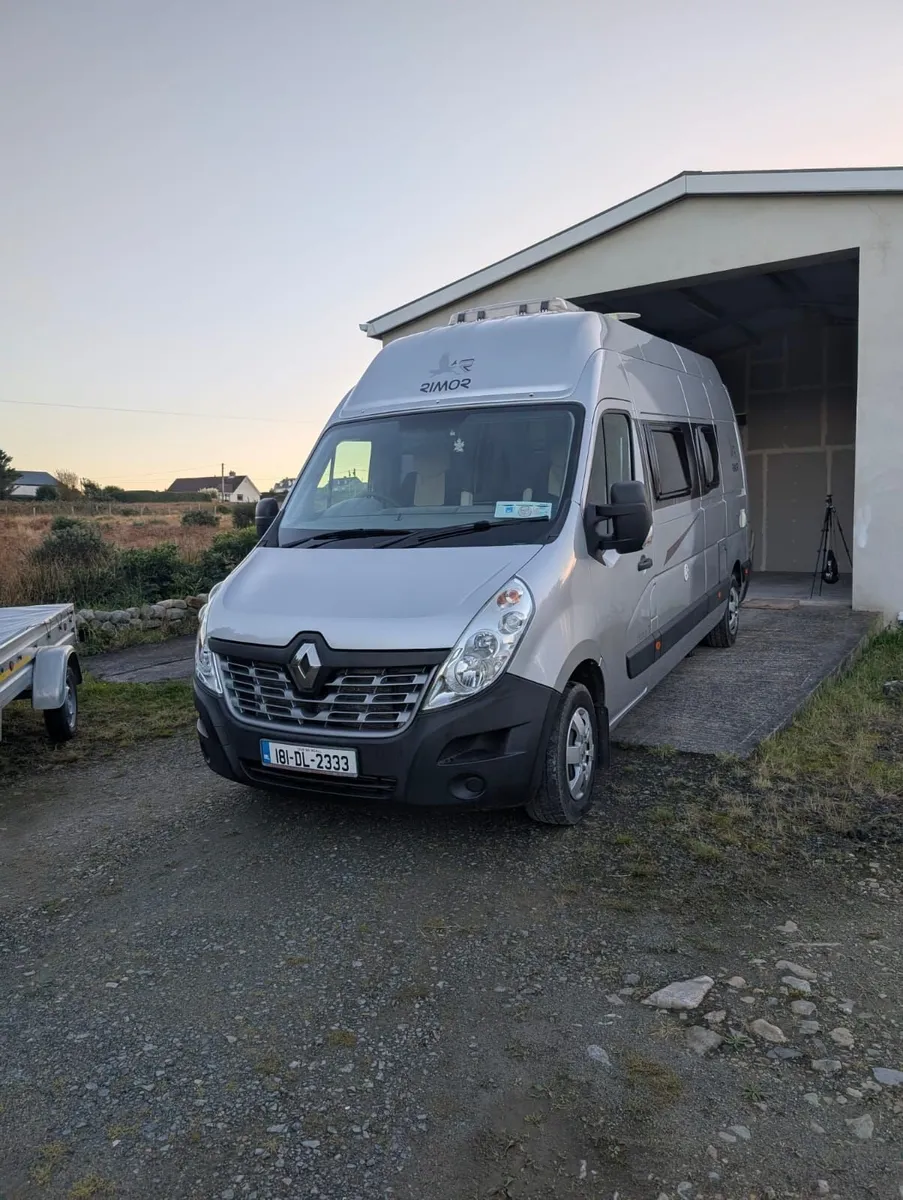 Camper Van - Image 4