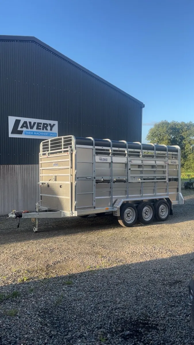 M-Tec livestock trailer with decks - Image 1