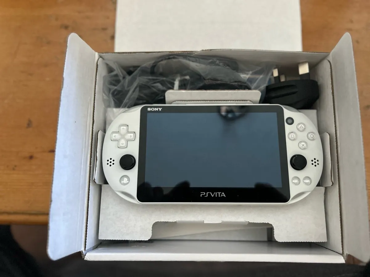 Ps vita slim - Image 3