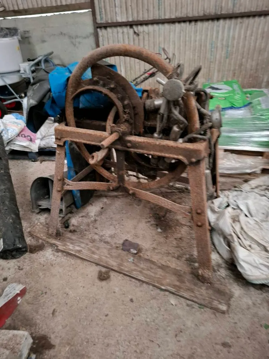 Old machinery collectable - Image 1