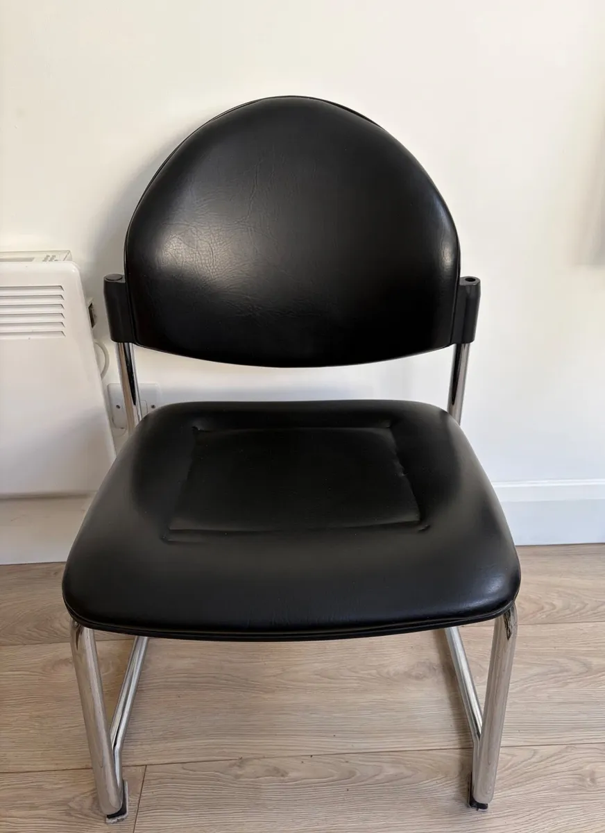 Office chair - Image 1