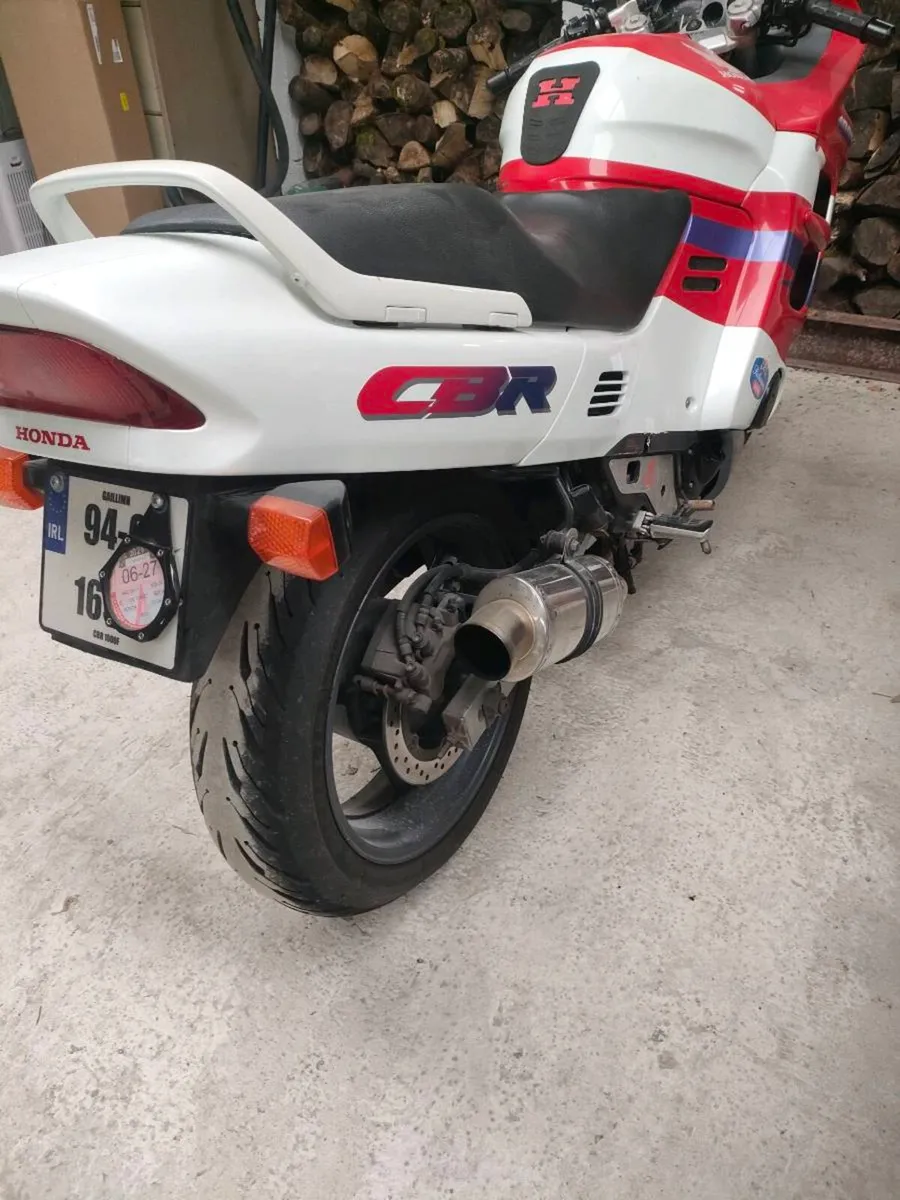 CBR 1000f - Image 2