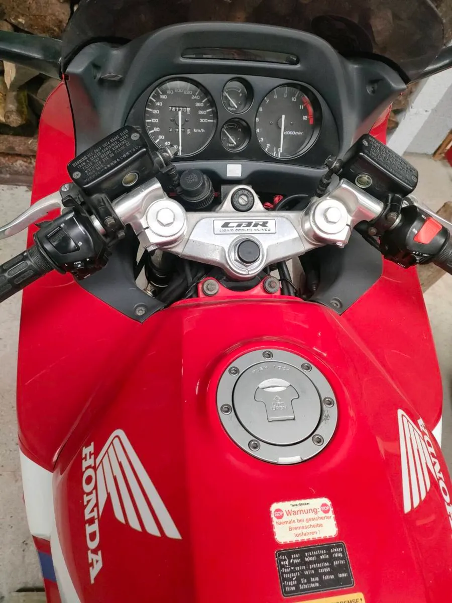 CBR 1000f - Image 3